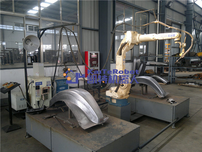 農業（yè）機械-拖拉機切（qiē）割