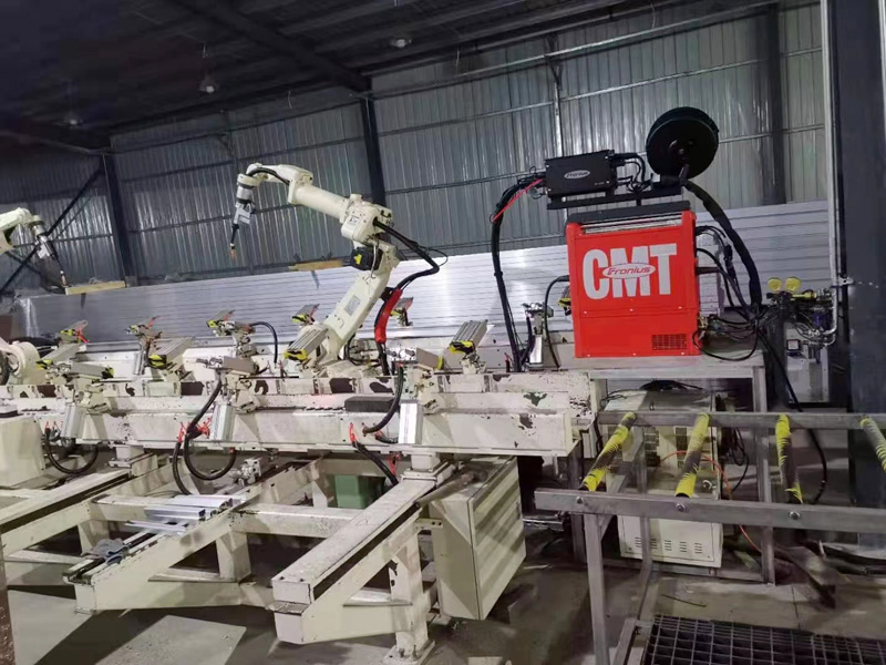 淺（qiǎn）述激光焊接機器人的優（yōu）缺點？